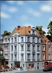 FALLER Goethstrasse 63 Town Cornerhouse Model Kit I HO Gauge 130906