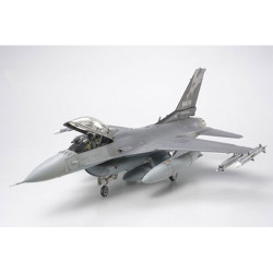 TAMIYA 61101 F-16C (Black 25/32) 1:48 Model Aircraft Kit