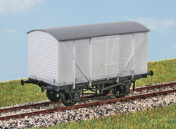 Parkside PC09A BR 10ton Insulated Meat Van HO/OO Gauge