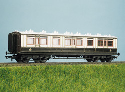 Parkside PC730 LMS 50ft Arc Roof Corridor Coach Kit HO/OO Gauge