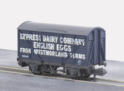 PECO NR-P133 Express Dairy English Eggs Box Van N Gauge