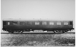 Hornby Coach R40030A SR, Maunsell Third Class Dining Saloon, 7867 - Era 3