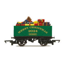 Hornby R60262 Christmas Wagon 2024 OO Gauge