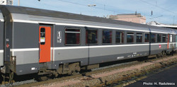 Roco 74537  SNCF A10rtu 1st Class Corail Saloon Coach VI HO