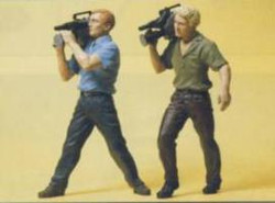 Preiser 57105 Mobile Camera Crew (2) Figure Set 1:24