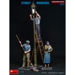 Miniart 38081 Street Workers 1:35 Model Kit
