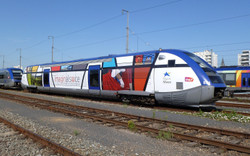 Jouef SNCF X 73500 Alsace Diesel Railcar VI (DCC-Sound) HO Gauge HJ2436S