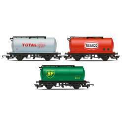 HORNBY Railroad R6891 Triple Fuel Tanker Wagon Pack - Era 2/3