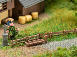 Faller Fountains (2) with Pasture Fence Kit I N Gauge FA272924