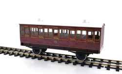 Dapol 7P-020-100D Stroudley 4wl Suburban 3rd 861 Mahogany Lit DCC-Fitted O Gauge