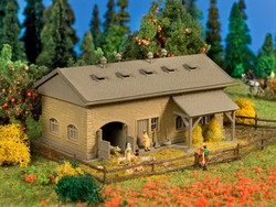 Vollmer 47723 Piggery with Pigs Kit N Gauge