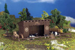 Vollmer 47716 Cattle Shelter with Fence Kit N Gauge