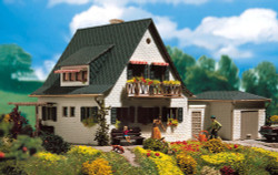Vollmer 43718 House with Garage Kit HO
