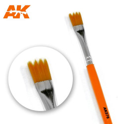 AK Interactive Saw Shape Weathering Paint Brush AK576