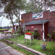 Riverton Market Sign