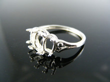 R17 RING SETTING STERLING SILVER, SIZE 7.5, 1-7x5 & 2-6x4 MM OVAL SHALLOW CUT STONES