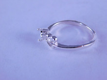 6260 Ring mounting solitaire heart for 4.5 mm round stone, size 6.75