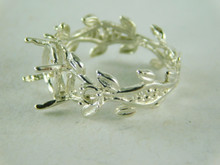 6435 STERLING SILVER RING SETTING, 3 STONE 1 - 11X9 MM OVAL & 2 - 3.5 MM ACCENTS ROUND FACETED GEMSTONE, SIZE 8.5 