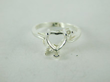 6500 STERLING SILVER RING SETTING, 3 STONE, 1 - 8 MM HEART & 2 - 2 MM ROUND FACETED GEMSTONE, SIZE 5.25