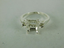6514 STERLING SILVER RING SETTING, 3 STONE, 10X8 MM EMERALD SHALLOW CUT & 2-3.5 MM ROUND FACETED GEMSTONE, SIZE 7.75