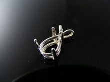 P17  PENDANT SETTING STERLING SILVER, 8X6 MM PEAR STONE