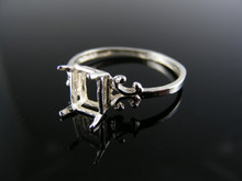 R130 RING SETTING STERLING SILVER, SIZE 8.75, 7X5 MM EMERALD FACETED STONE