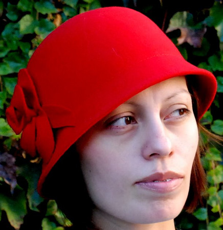 Felt Cloche Hat in red