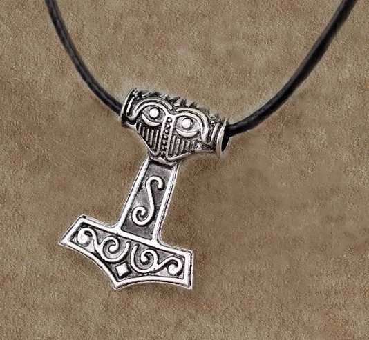Thor Hammer (Mjöllnir) Viking Amulet 