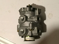 BENDIX AIR BRAKE  FOOT VALVE  106453