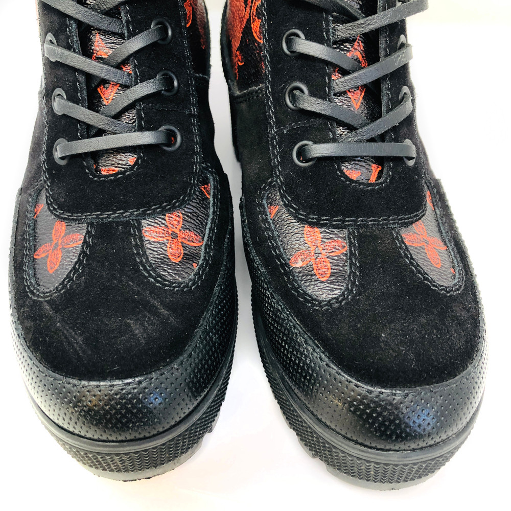 Louis Vuitton Laureate Boots at Secondi Consignment