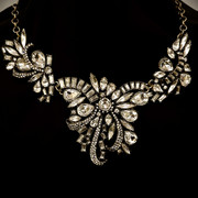 Art Deco Rhinestone Necklace – Asymmetric Flower Statement Jewelry – Vintage-Inspired Bridal Bib Necklace for Wedding or Formal Wear