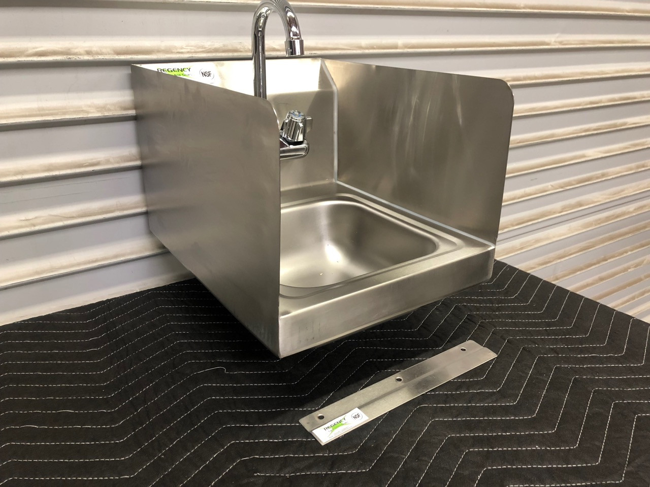 New 12 X 16 Wall Mount Hand Sink Side Splash Guards Faucet