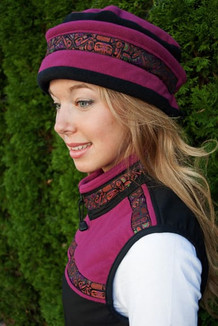 WOMEN'S AURORA HAT / (Windblock Fleece) /  Raspberry,  Black,  / Totem-Orange (trim)