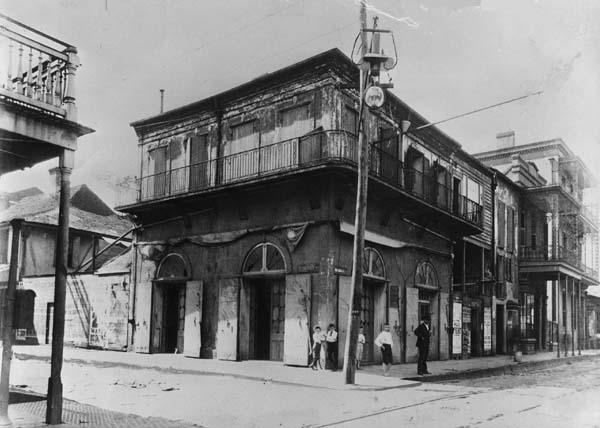 old-absinthe-house.jpg The Old Absinthe House in New Orleans