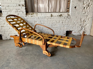 Mid-century Sanatorium Lounger, Highly Styley!