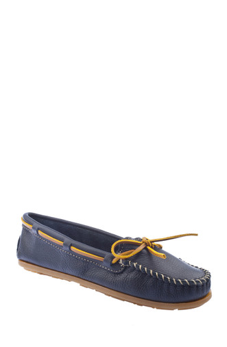 minnetonka boat shoes
