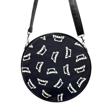 LCCB 1354 VAMPIRE TEETH GLOW