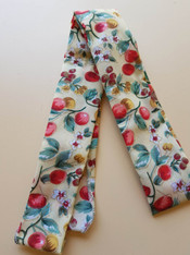 Body Cooler Neck Wrap - Red Berries - Cream