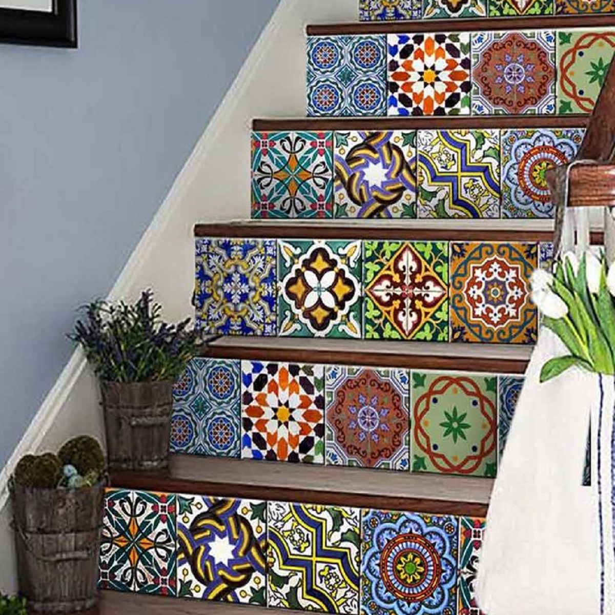 hight relief tile pattern from Mexido in spanish style installed on the stair risers