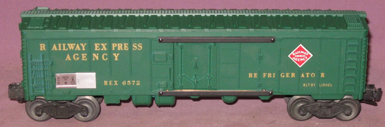 6572 Railway Express Agency Refrigerator Car - Lionel Trains Library