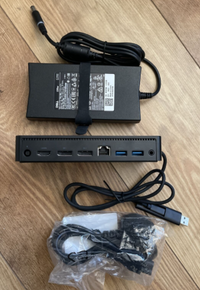 DELL Estacion de Acoplamiento D6000 (Con cable USD-C y Adaptador USB-A conectado) NEW DELL M4TJG, FNVXM, 452-BCYT, 8F89T