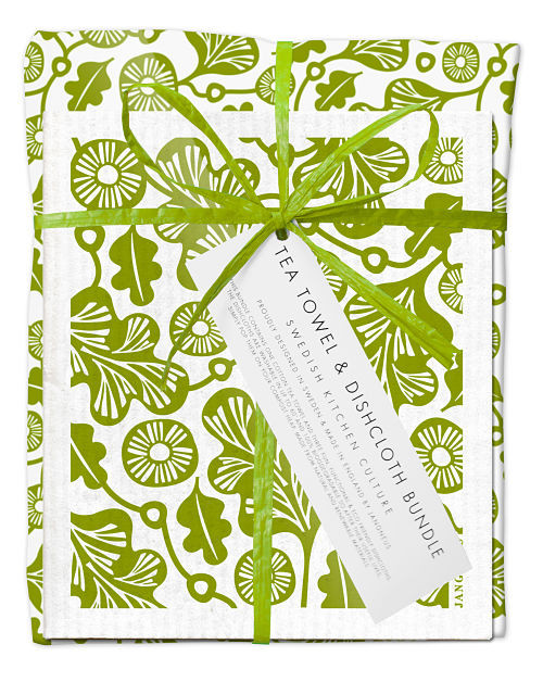 Bundle with 1 tea towel and 2 matching dishcloths oak leaf green
