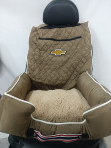 Seat Armour Tan Pet Bed w/Chevy Logo