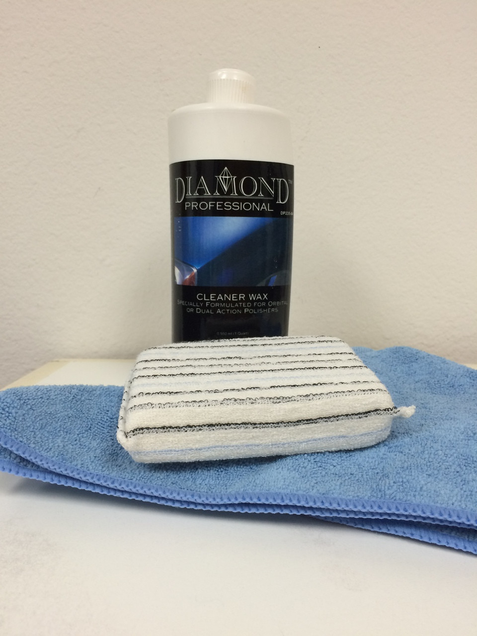 This kit includes Cleaner Wax, 2 mircrofiber towels, and an applicator sponge.