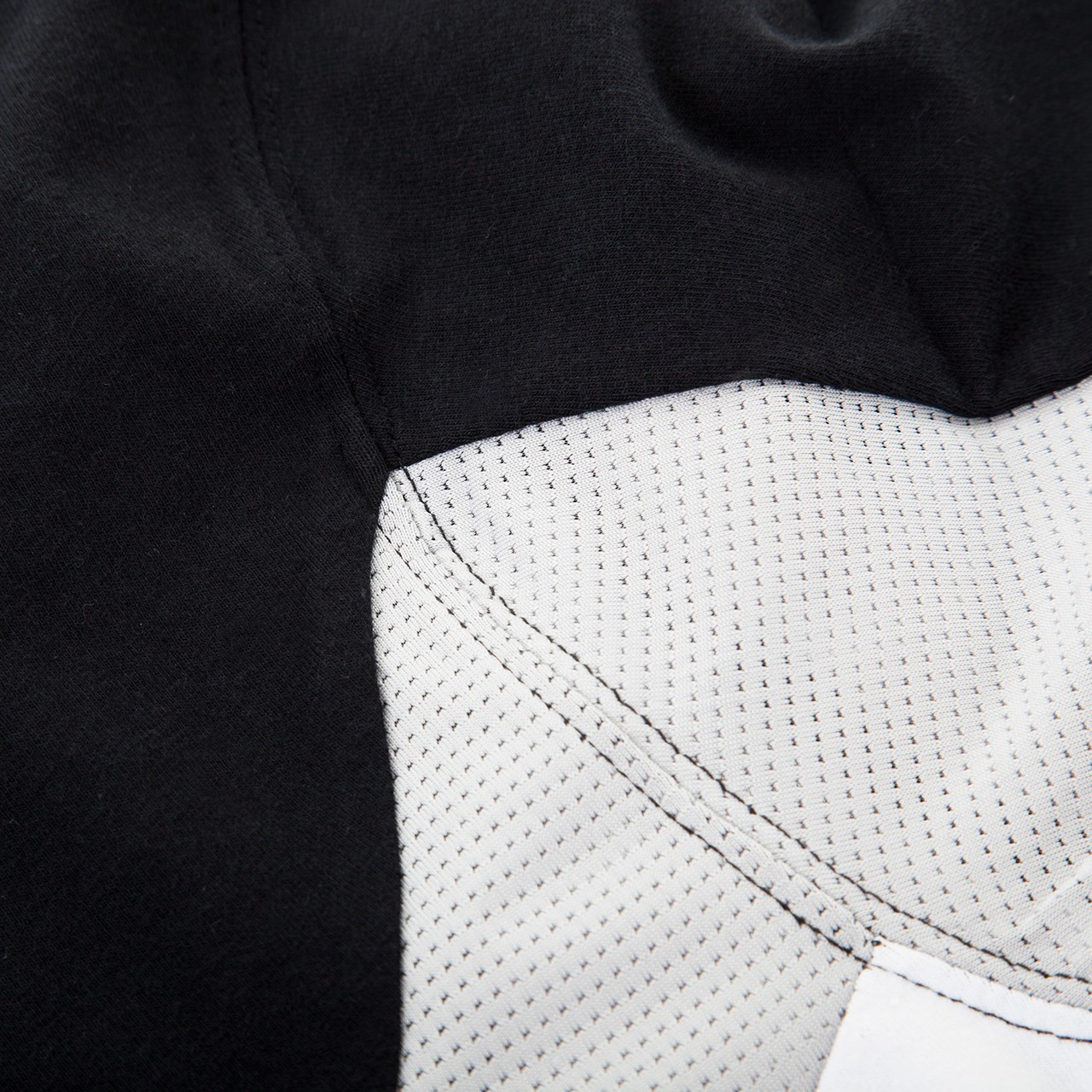Venum Shockwave 3.0 T-Shirts available at www.thejiujitsushop.com.  White Black and Grey fully ventilated

Enjoy Free Shipping from The Jiu Jitsu Shop