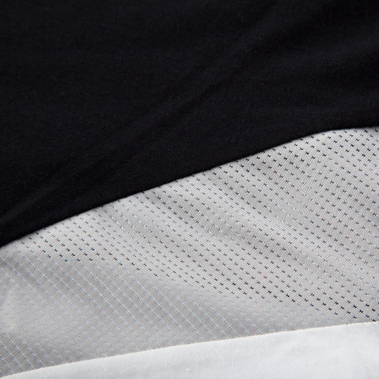 Venum Shockwave 3.0 T-Shirts available at www.thejiujitsushop.com.  White Black and Grey fully ventilated

Enjoy Free Shipping from The Jiu Jitsu Shop