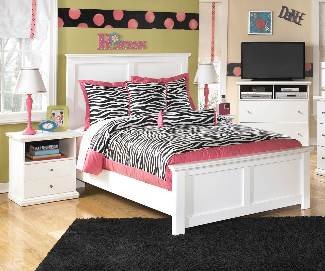 lulu panel bed