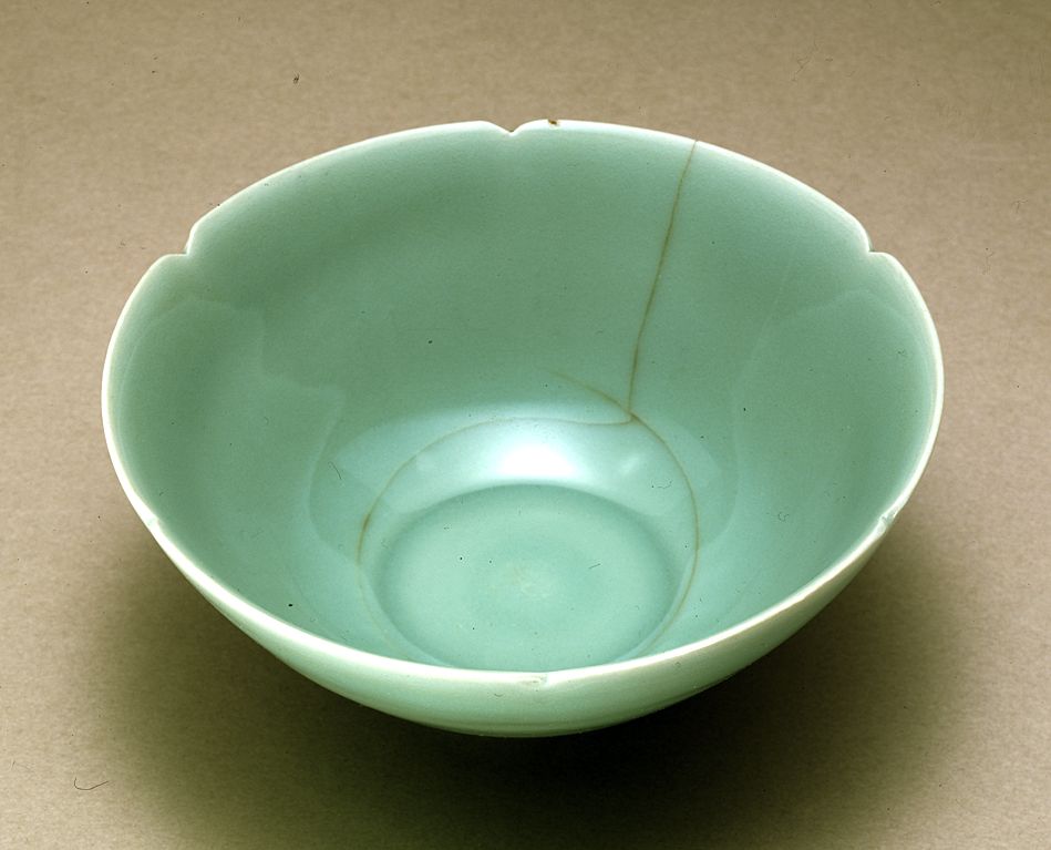 Japan's national treasure: Chinese longquan celadon tea bowl BAKOHAN