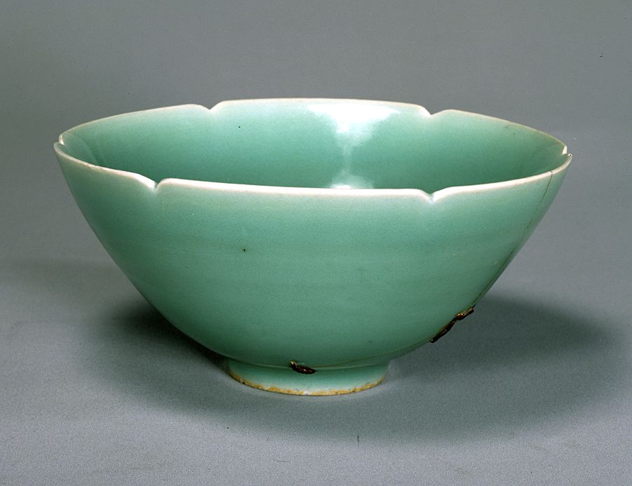 Japan's national treasure: Chinese longquan celadon tea bowl BAKOHAN