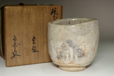 sale: Fukao Una (1806-1880) Antique tea cup in Shino ware